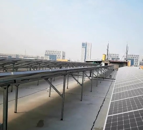 Sistema di montaggio su tetto solare da 205 kW per una fabbrica di elettronica a Xiamen, Cina
        