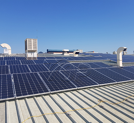 Montaggio su tetto fotovoltaico da 140 KW in Corea