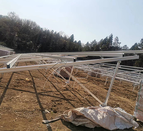 Soluzione di rack per montaggio a terra solare da 401 kW